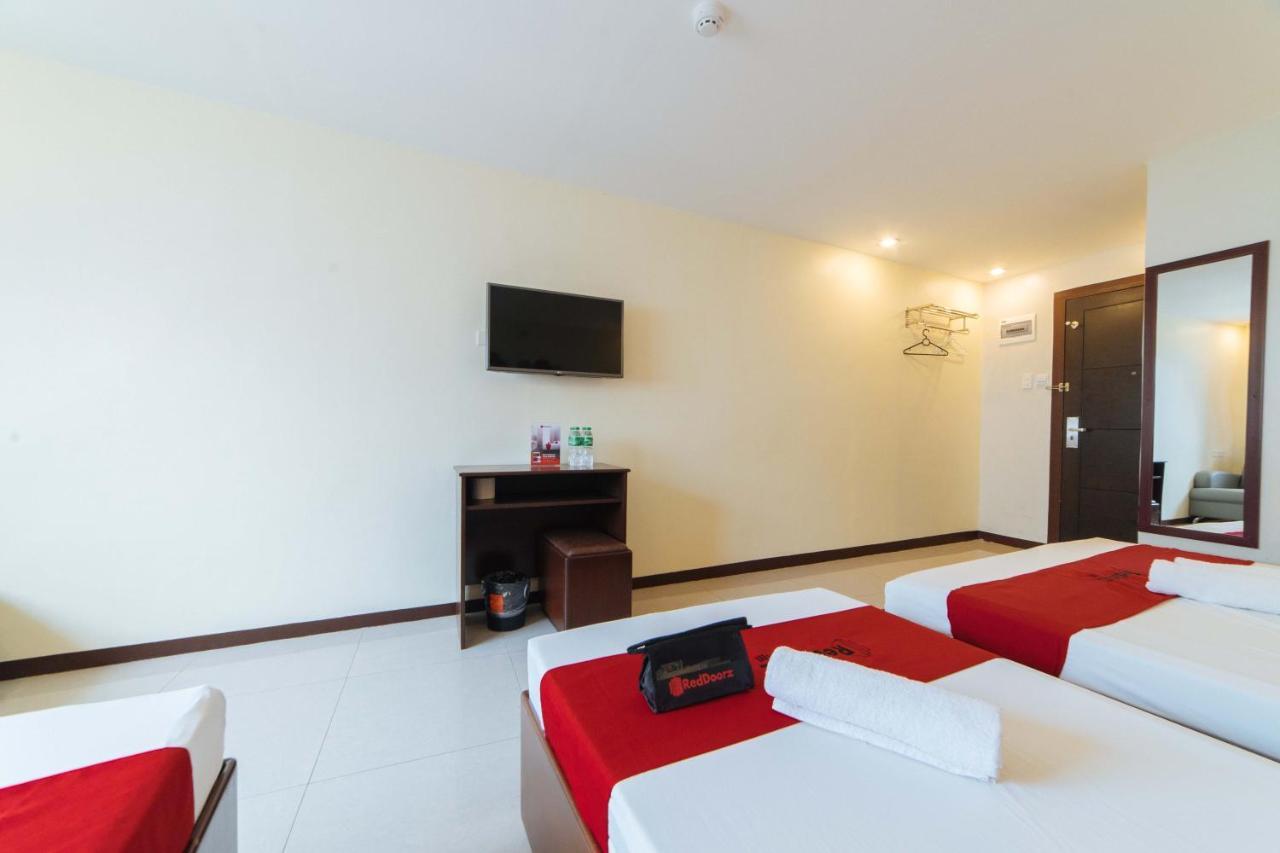 Reddoorz Near Victoria Mall Davao Exterior foto