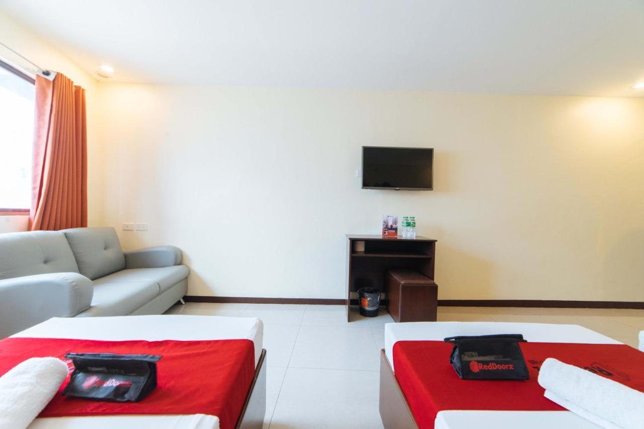 Reddoorz Near Victoria Mall Davao Exterior foto
